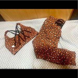 Womens activewear set- cheetah print